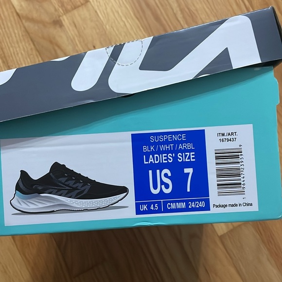 Like new! Womens FILA black aqua running shoes Sz 7 Great condition, w/ Box - Picture 7 of 11